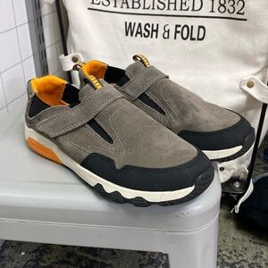 Merrell, size 5, boy shoes, worn once...